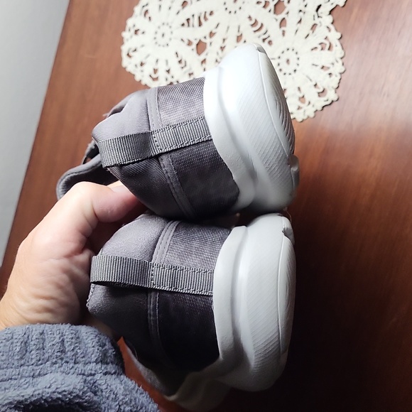 Ryka Whim - Picture 8 of 12